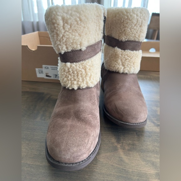 UGG Booties 👢👢 - Picture 2 of 9